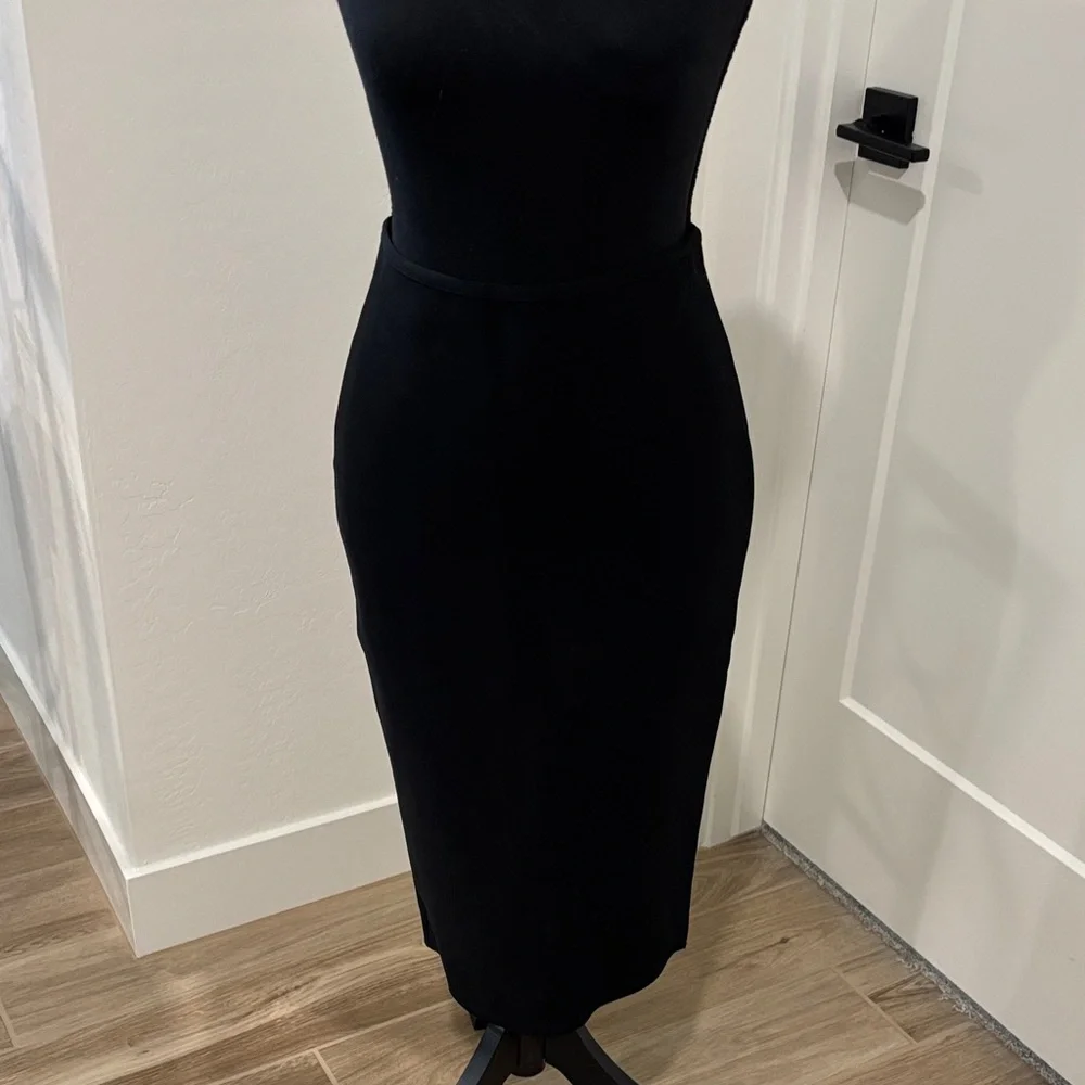 Gracia Classic Black Pencil Skirt - Picture 4 of 5